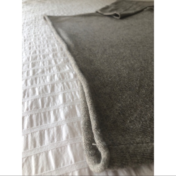 Oversized Shoulder Cut Out V-Neck Neutral Sweater - Picture 4 of 11